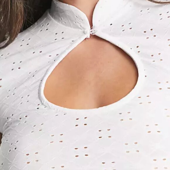 NWOT ASOS DESIGN Cut Out Top in Broderie Lace in White - Picture 2 of 3